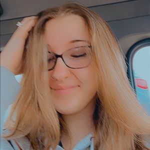 Meet your Posher, Katelyn